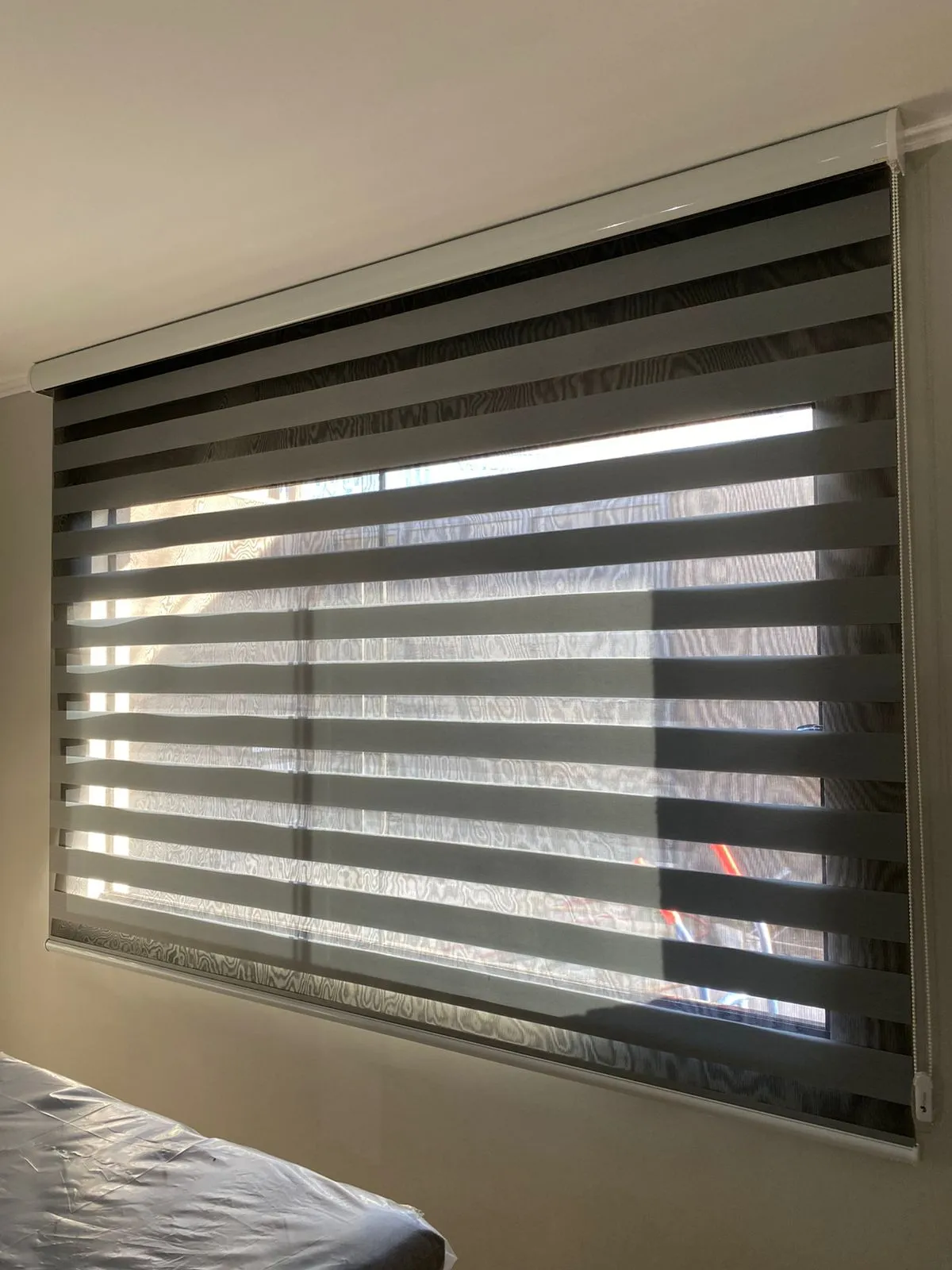 Persiana ideal para cada ambiente: sala, quarto e home office